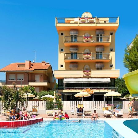 Hotel Caravel B&B ミザーノ・アドリアーティコ エクステリア 写真