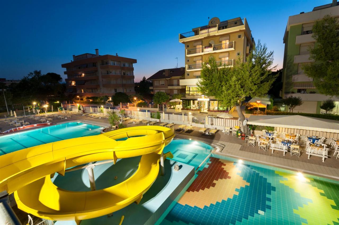 Hotel Caravel B&B ミザーノ・アドリアーティコ エクステリア 写真