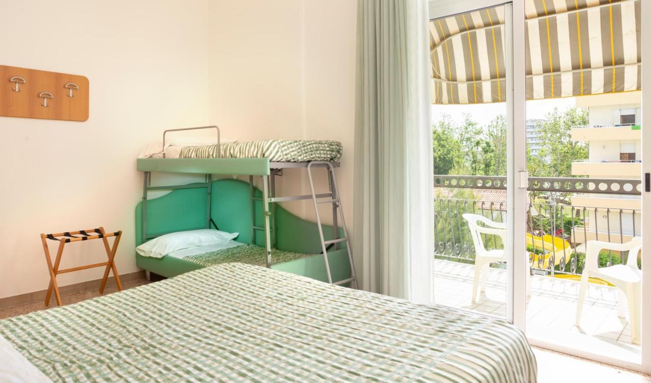 Hotel Caravel B&B ミザーノ・アドリアーティコ エクステリア 写真