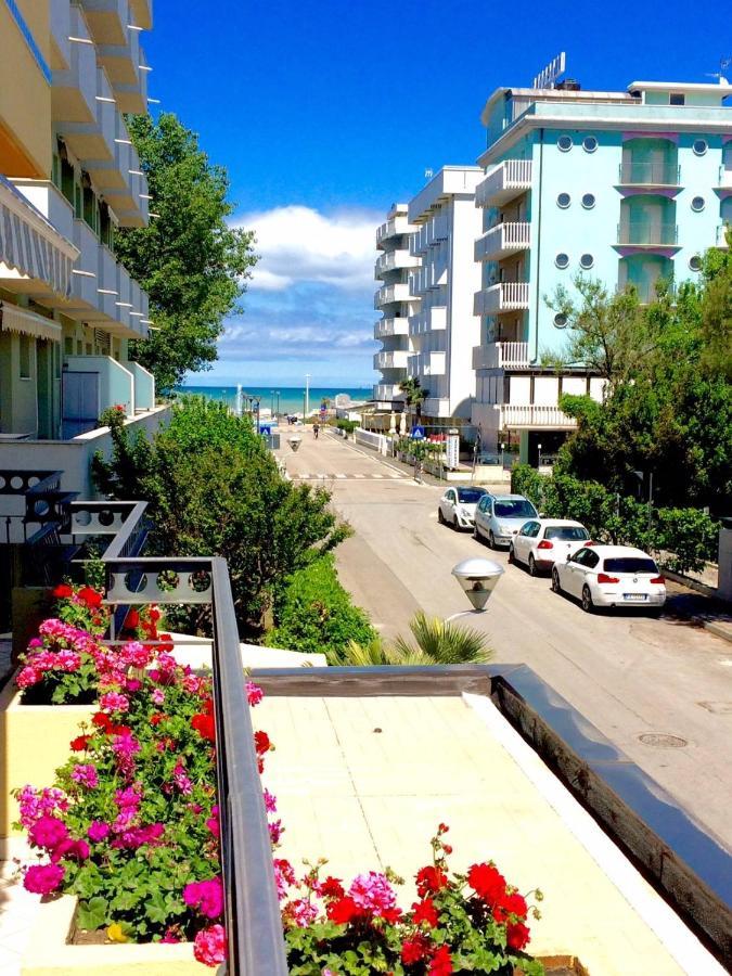 Hotel Caravel B&B ミザーノ・アドリアーティコ エクステリア 写真